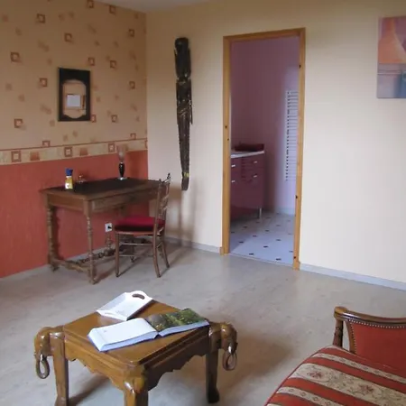 Frühstückspension Ludotheque Et Table D'hotes De La Becterie Quettetot