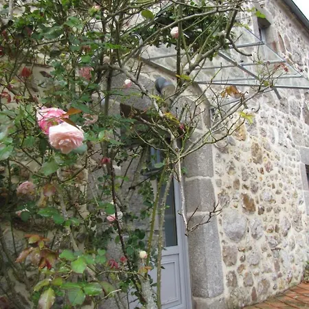 Nocleg ze śniadaniem Ludotheque Et Table D'hotes De La Becterie *