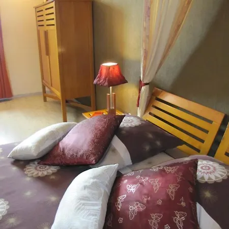 Ludotheque Et Table D'hotes De La Becterie Nocleg ze śniadaniem *