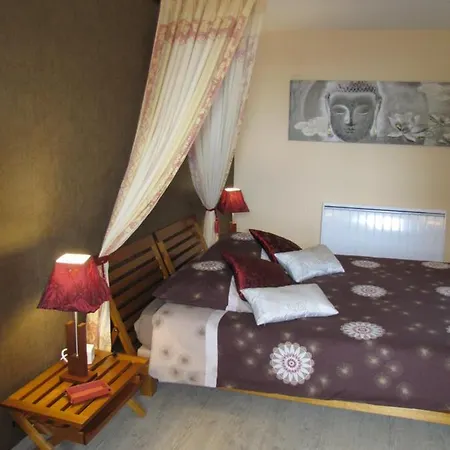 Ludotheque Et Table D'hotes De La Becterie Frühstückspension *