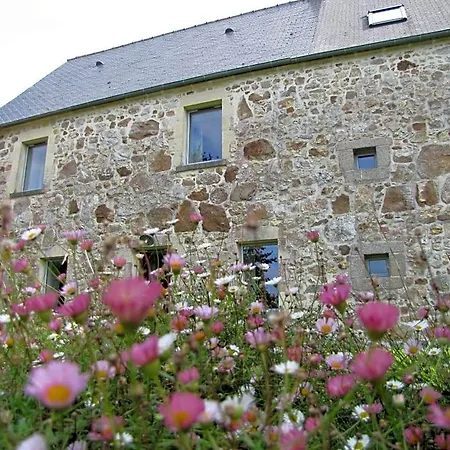 Ludotheque Et Table D'hotes De La Becterie Bed & Breakfast *