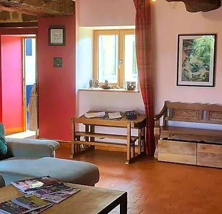 Ludotheque Et Table D'hotes De La Becterie Quettetot
